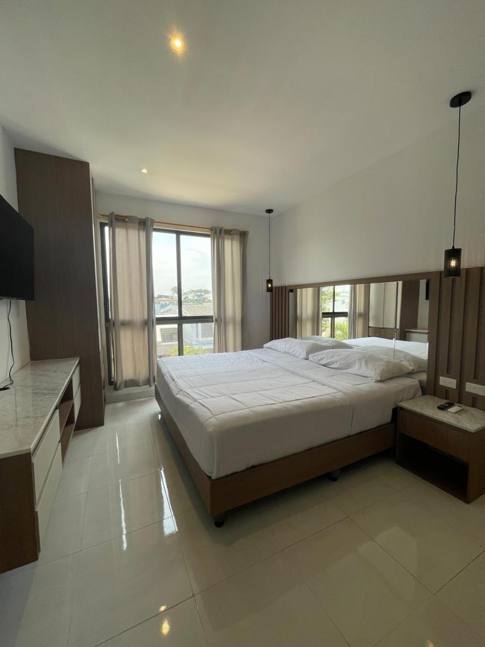 Novapark Kennedy Hotel กวายากิล ภายนอก รูปภาพ